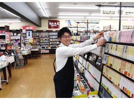 明屋書店 川之江店 書店スタッフの募集詳細